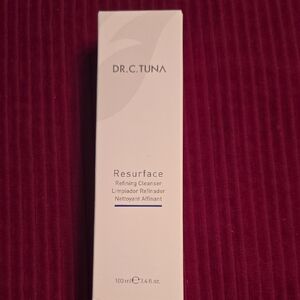 Farmasi White Cleanser & Exfoliant